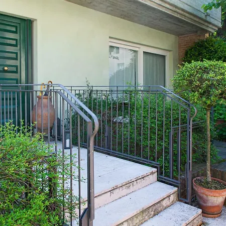 L'angolo Di Lore Bed and Breakfast 4*