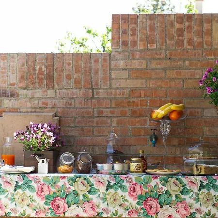 L'angolo Di Lore Bed and Breakfast 4*
